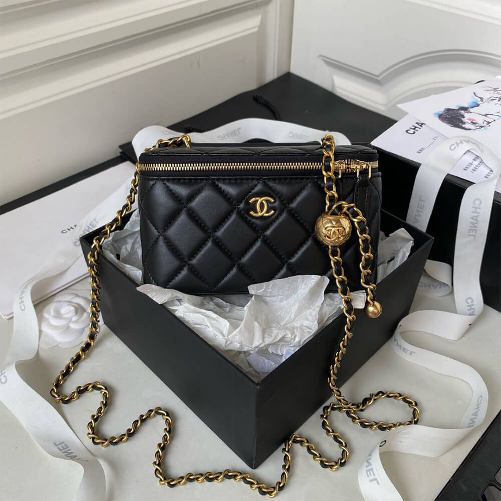 Ch*el vanity with chain