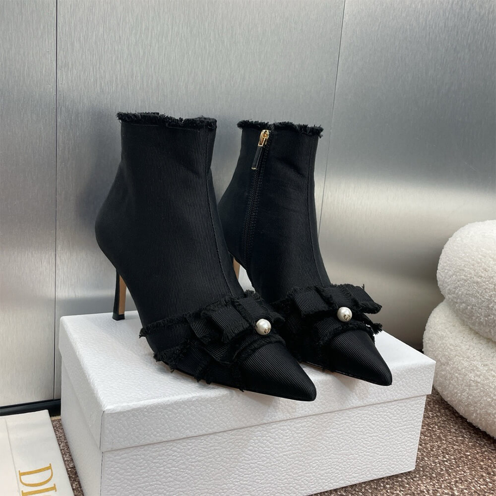 D*or aD*orable heeled ankle boot