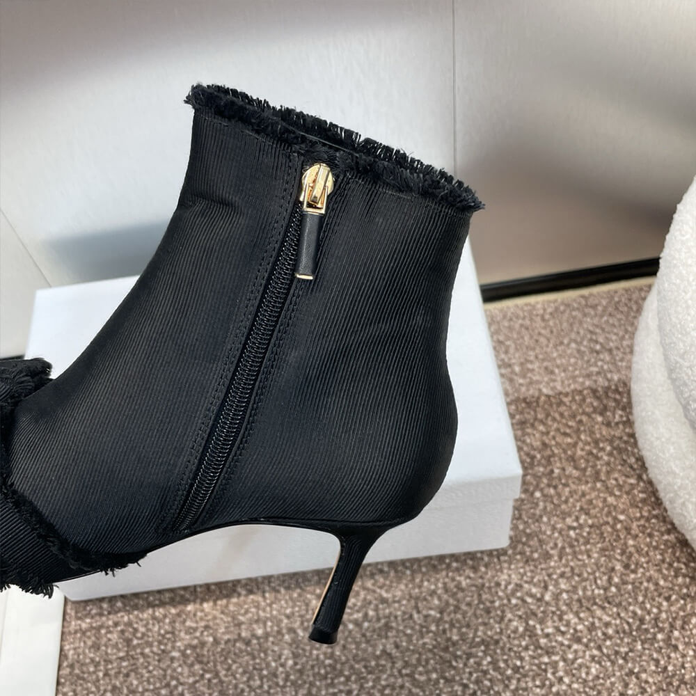 D*or aD*orable heeled ankle boot