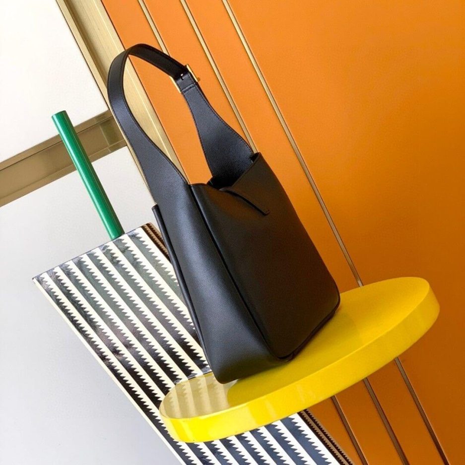 ysl le 5 À 7 S*pple small in grained leather