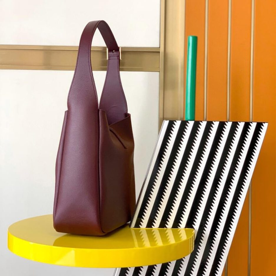 ysl le 5 À 7 S*pple small in grained leather