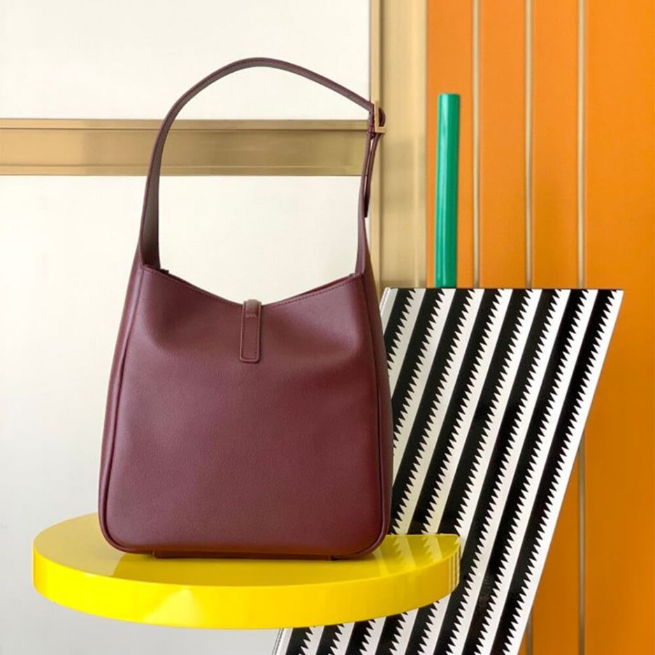 ysl le 5 À 7 S*pple small in grained leather