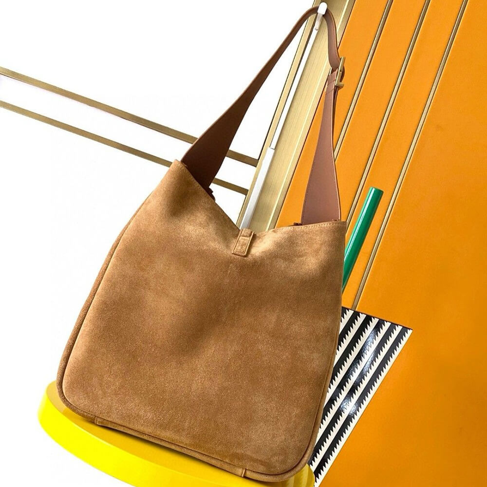 ysl le 5 À 7 S*pple suede large