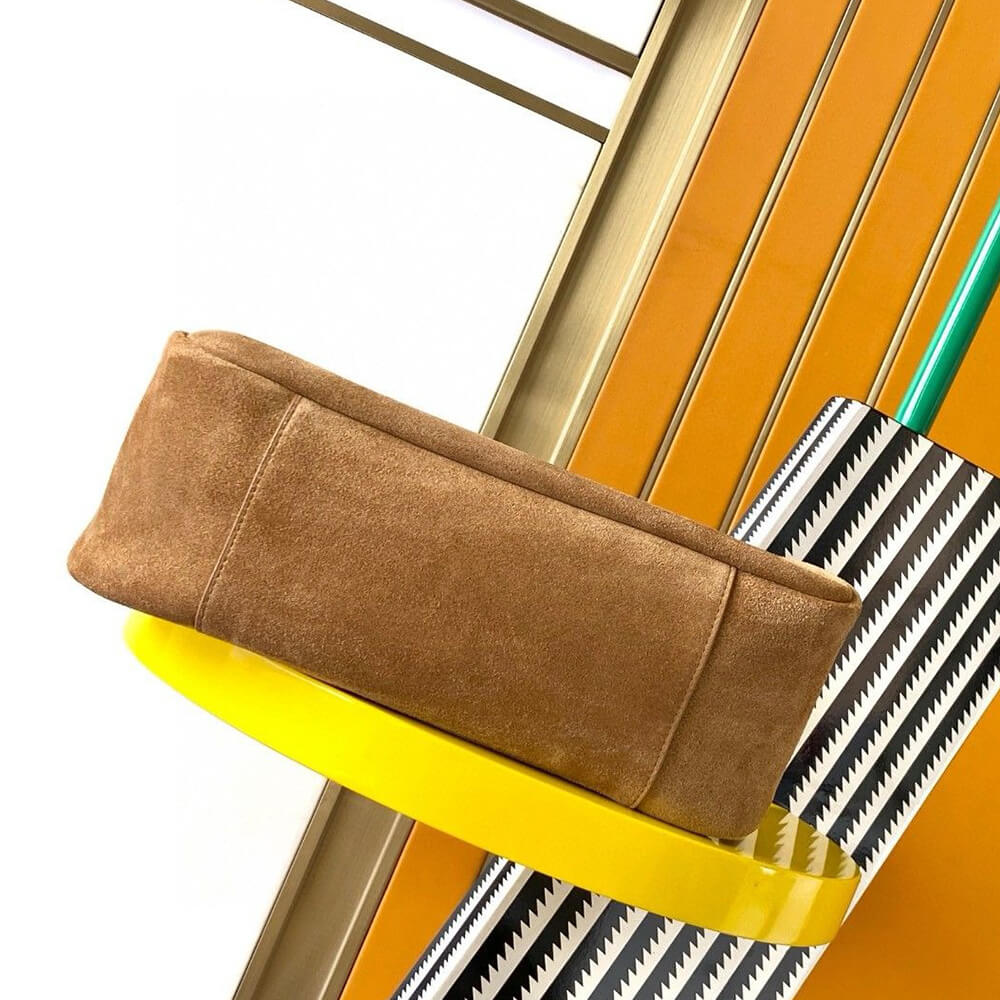 ysl le 5 À 7 S*pple suede large