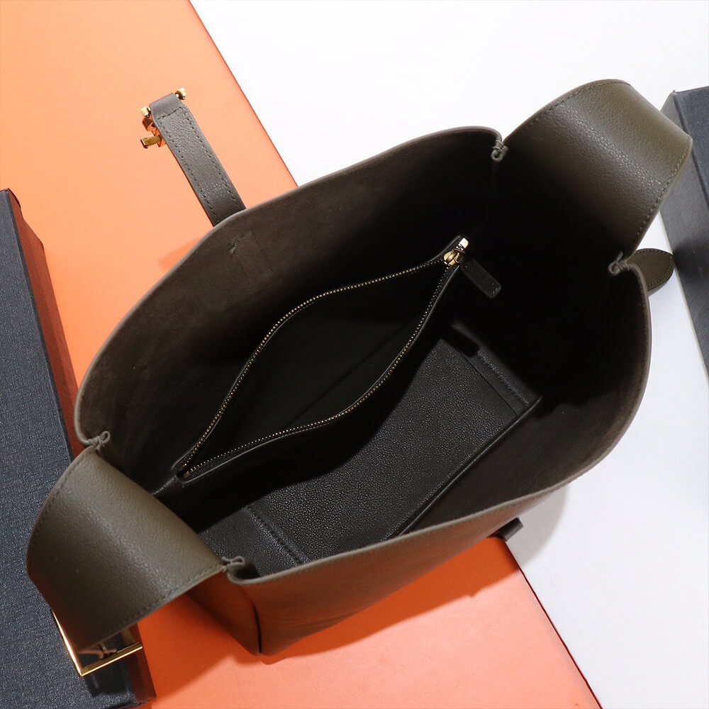 ysl le 5 À 7 S*pple large