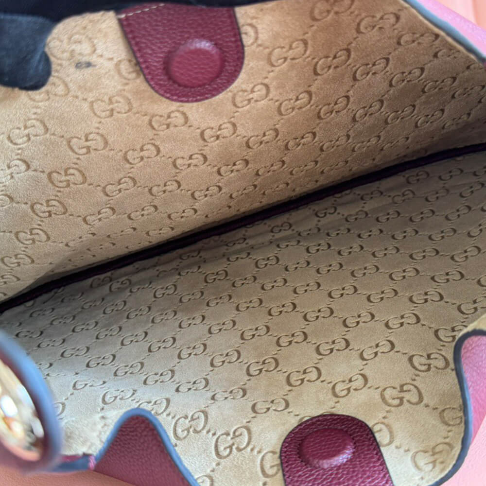 G*u*i b medium shoulder bag