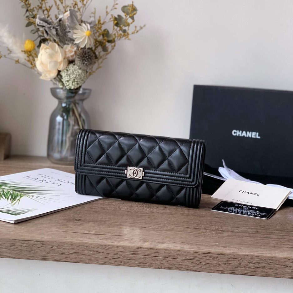 Ch*el classic long wallet