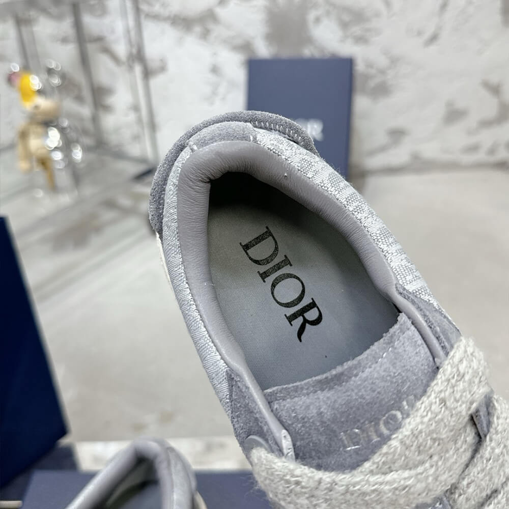 D*or b33 sneaker